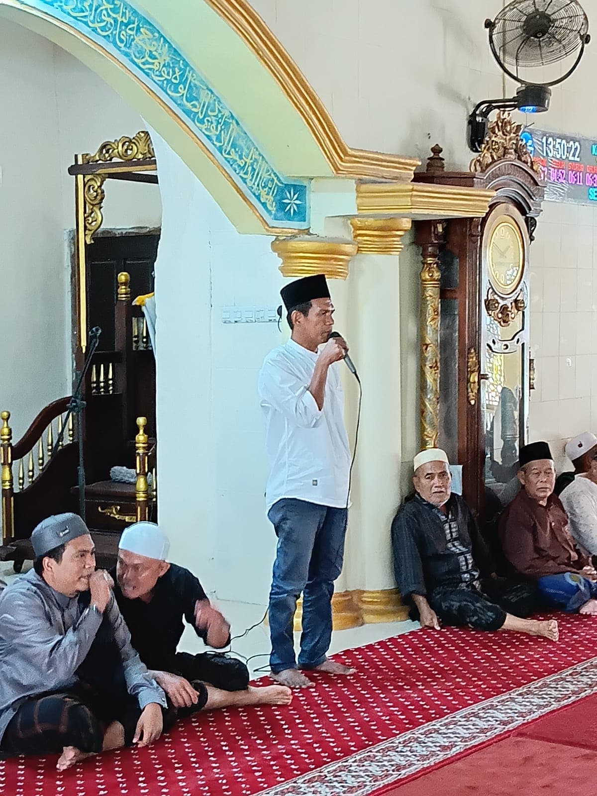 Peringatan 10 Muharam, Santunan Anak Yatim di Masjid Baiturrahim